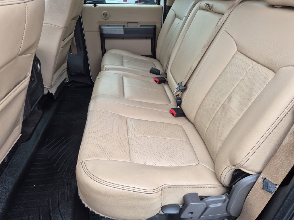 Used 2016  Ford Lariat image 26