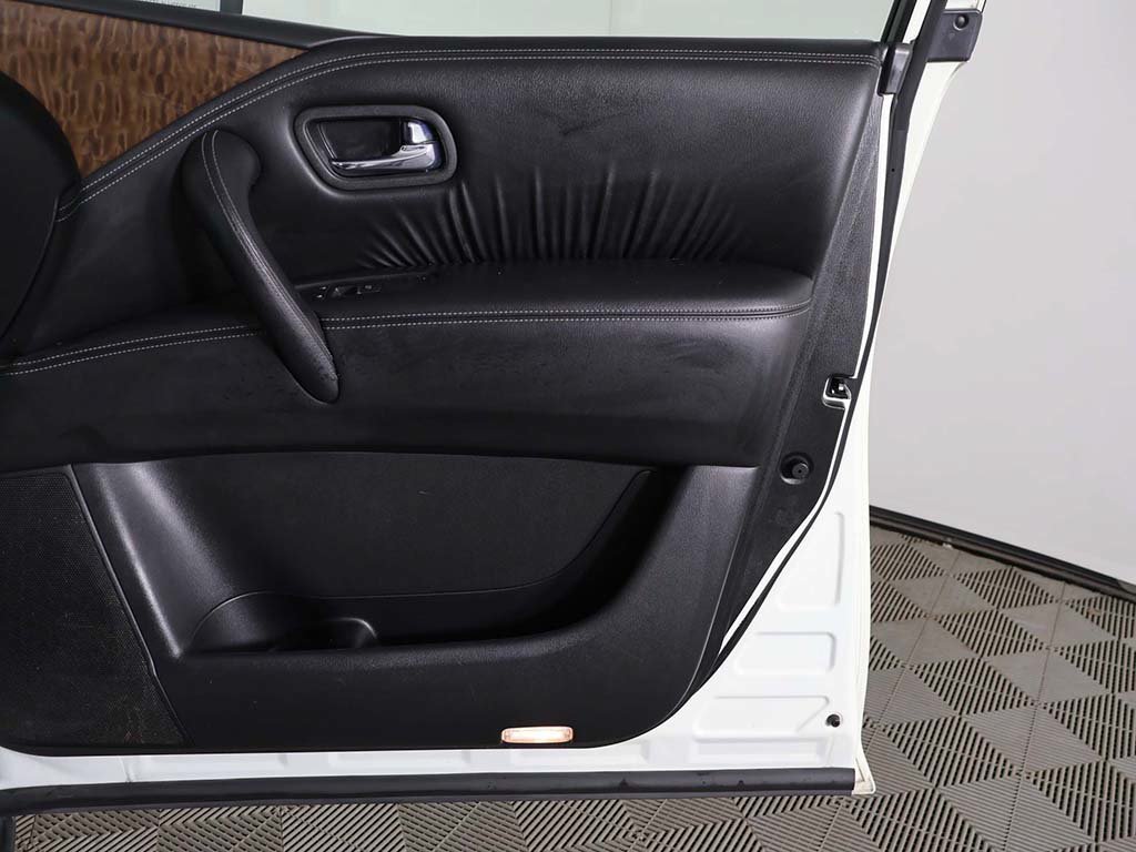 Used 2019 White Nissan SL image 24