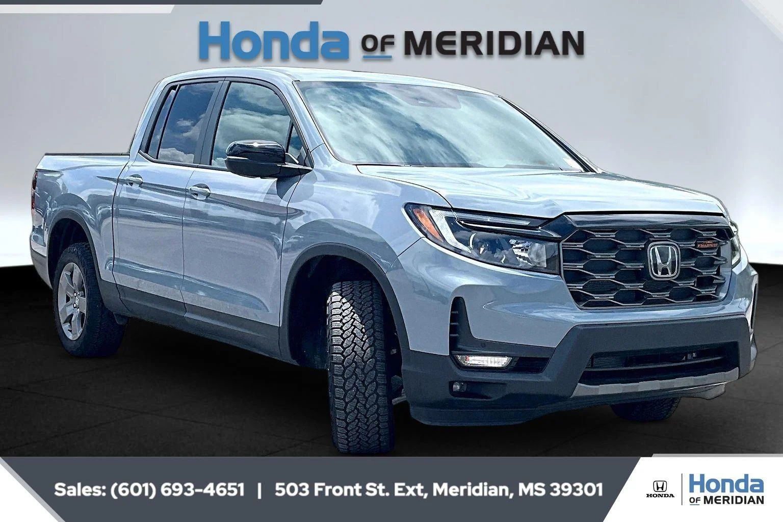Used 2025 Sonic Gray Pearl Honda TrailSport image 1