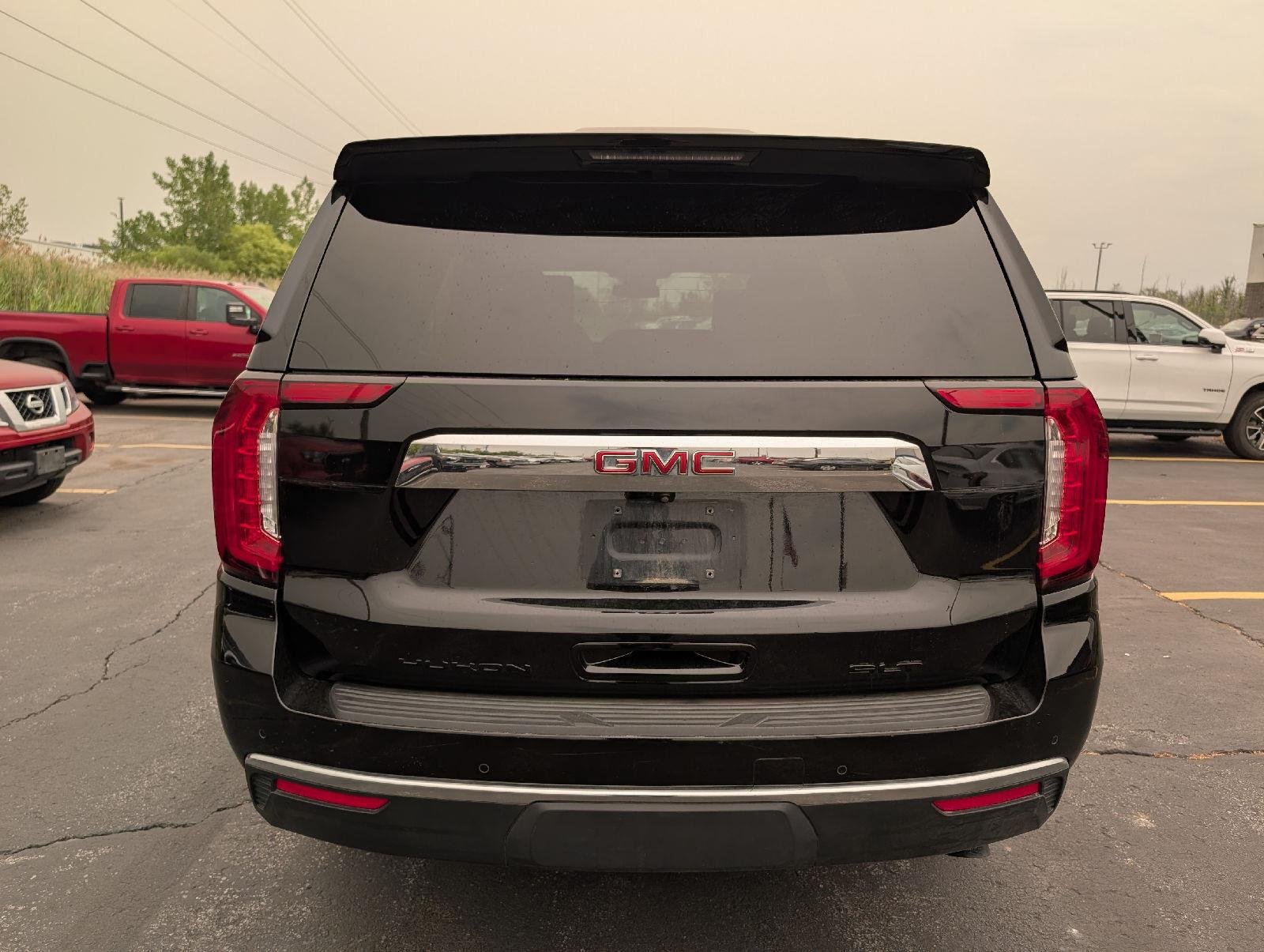 Used 2024 Onyx Black GMC SLT image 7
