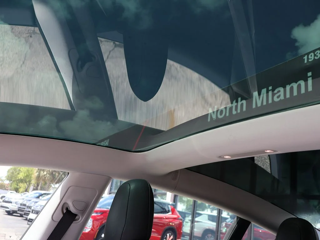 Used 2020 White Tesla Long Range image 21