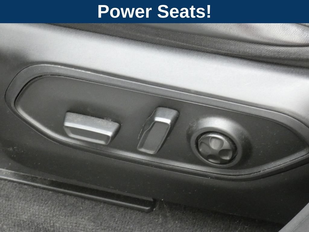 Used 2022 White Jeep Limited image 10