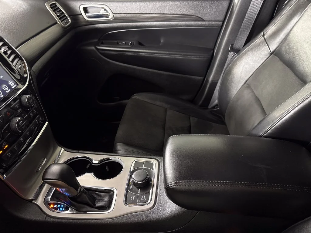 Used 2022 Black Jeep Laredo X image 23