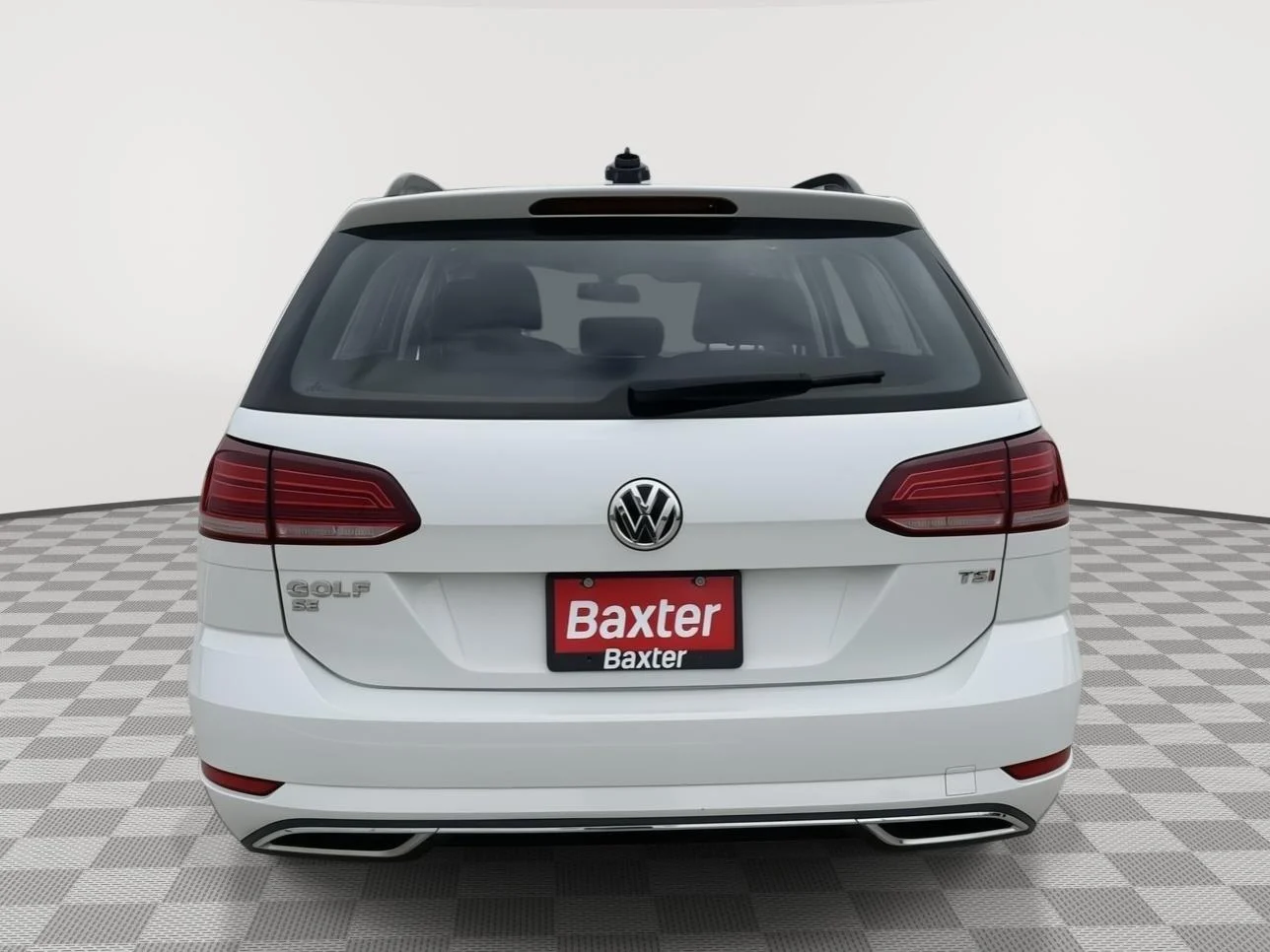 Used 2018 Pure White Volkswagen SE image 4