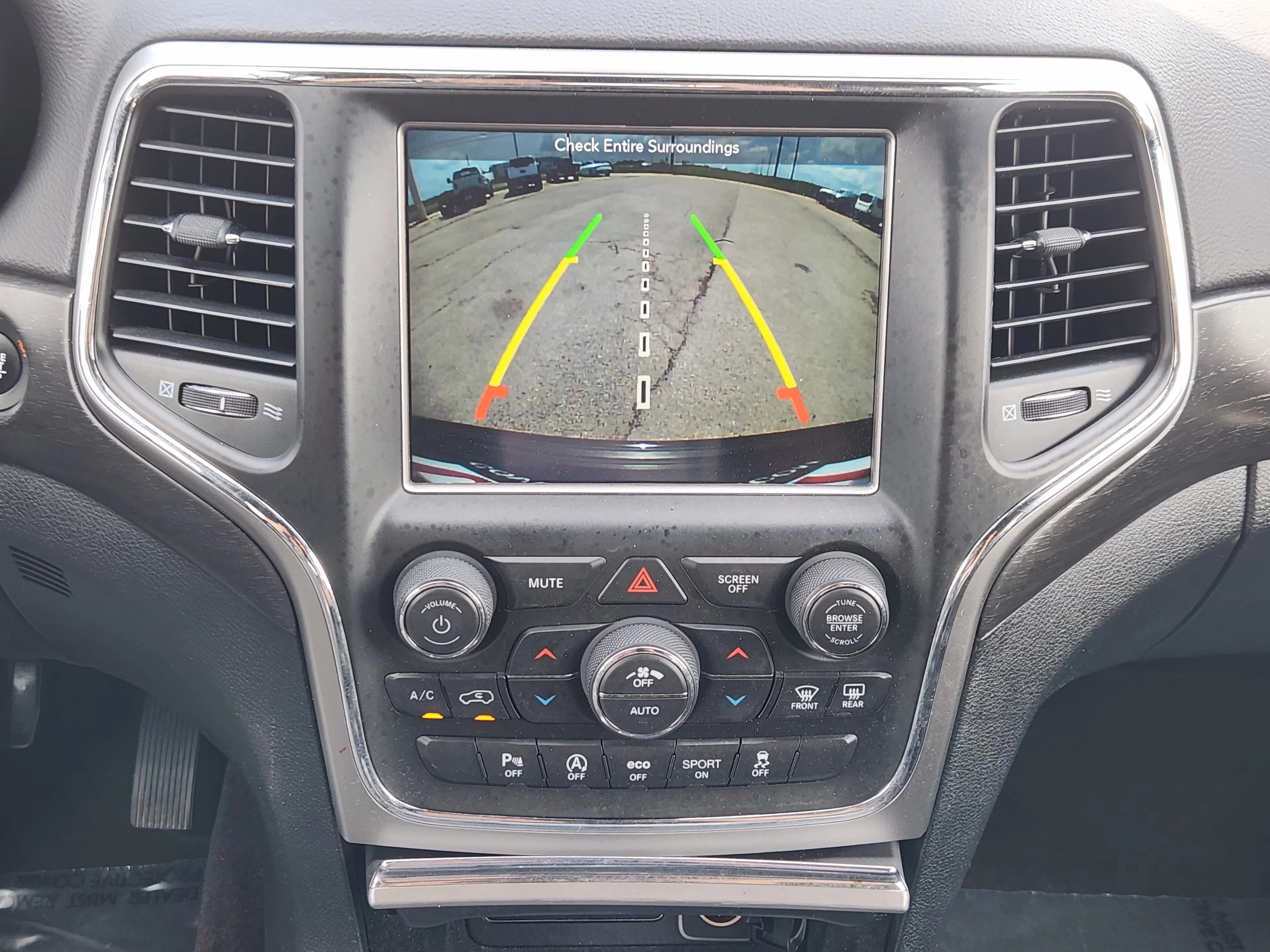 Used 2018 Granite Crystal Metallic Clearcoat Jeep Altitude image 17