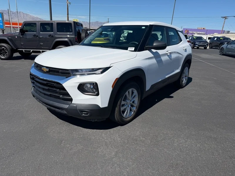 Used 2022 SUMMIT WHITE Chevrolet LS image 7