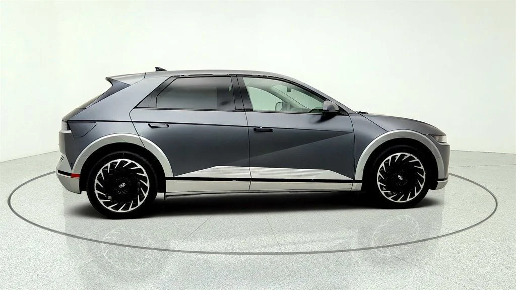 Used 2024 Shooting Star (Matte Gray) Hyundai Limited AWD w/ Tow Hitch image 4