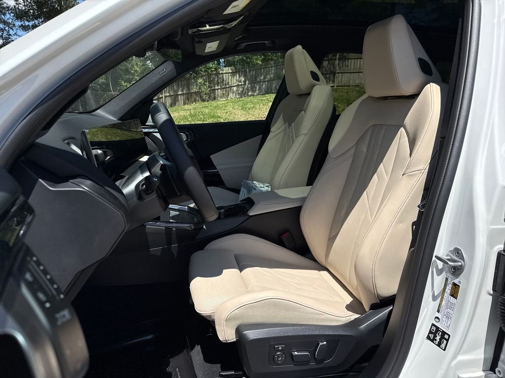 New 2026 White BMW 30 xDrive image 10