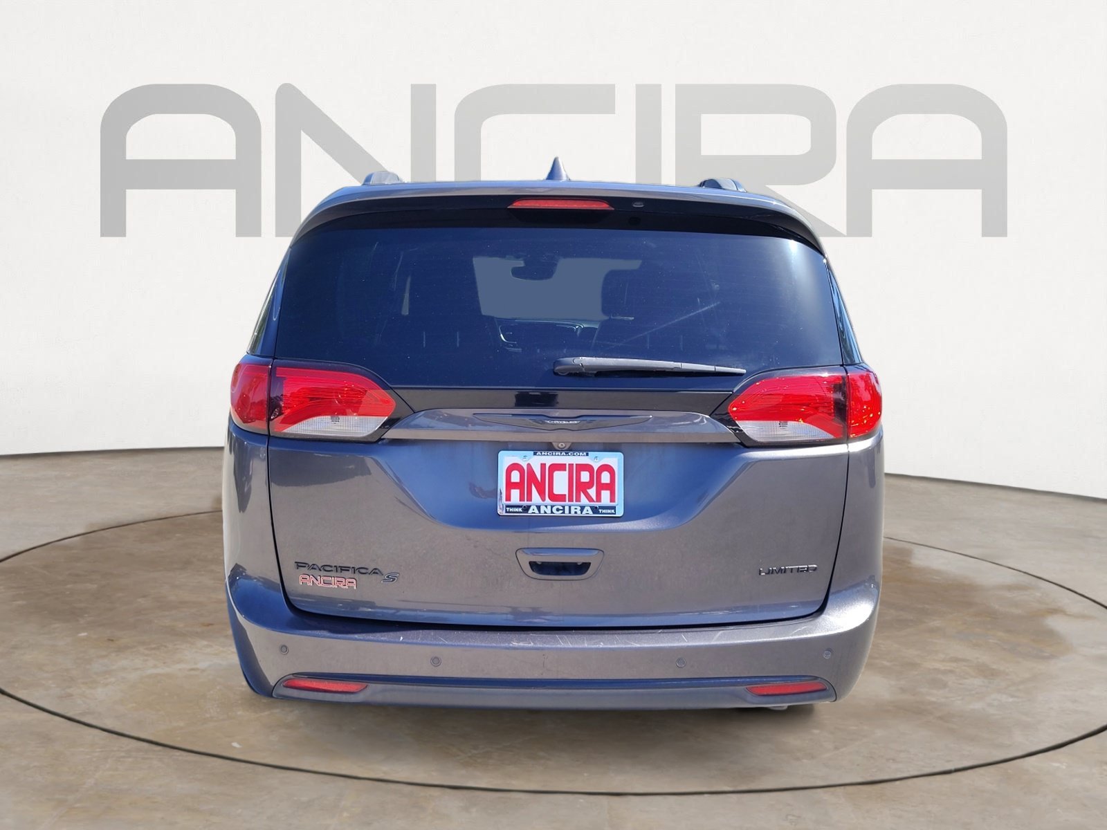 Used 2019 Granite Crystal Metallic Clearcoat Chrysler Limited image 9