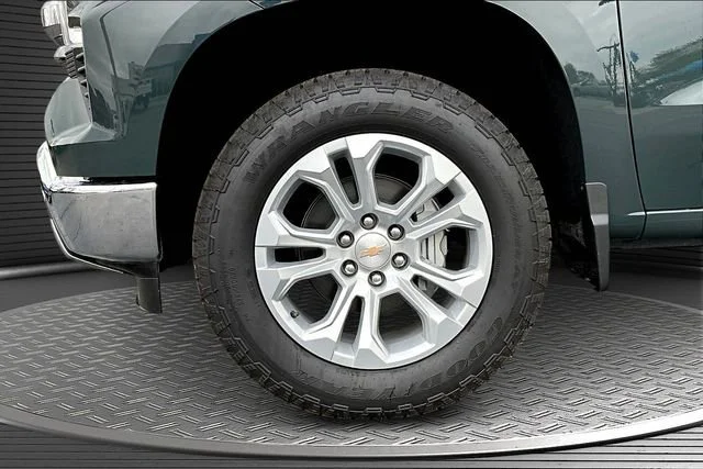 2026 Chevrolet Silverado 1500 LTZ - Photo 13