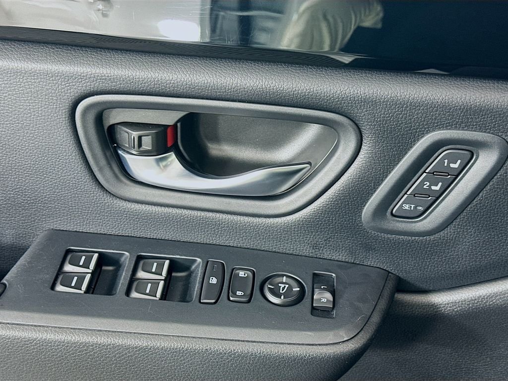 2025 Honda Pilot Touring - Photo 17