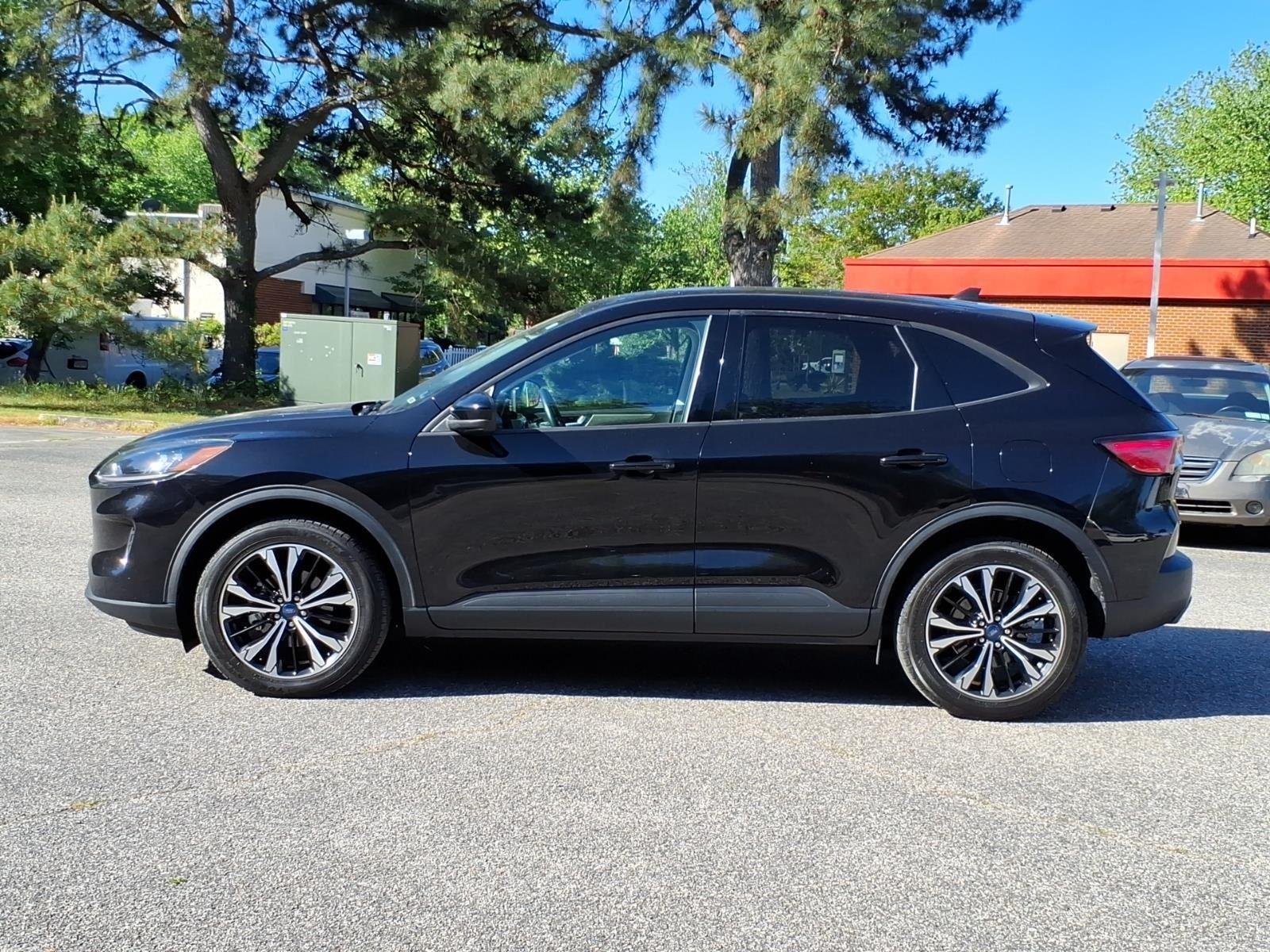 Used 2021 Agate Black Metallic Ford SE Hybrid image 3