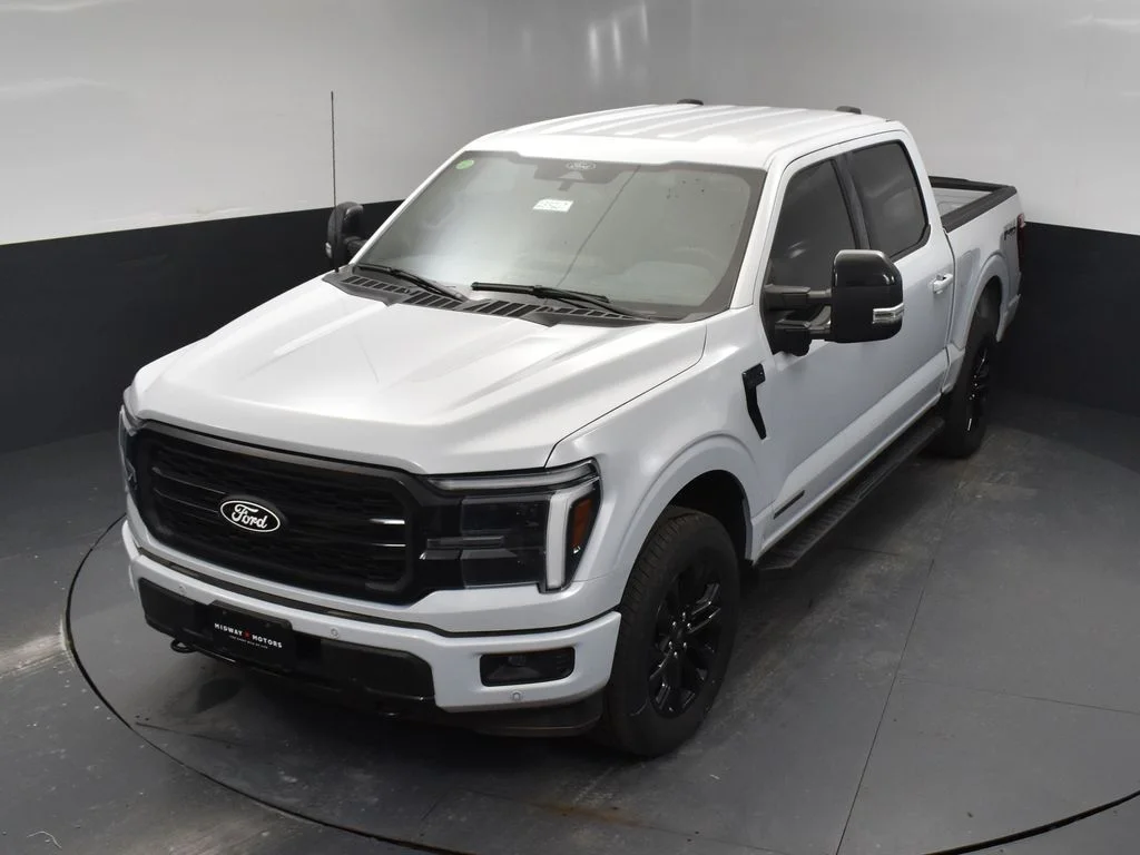 New 2025 White Ford Lariat image 33