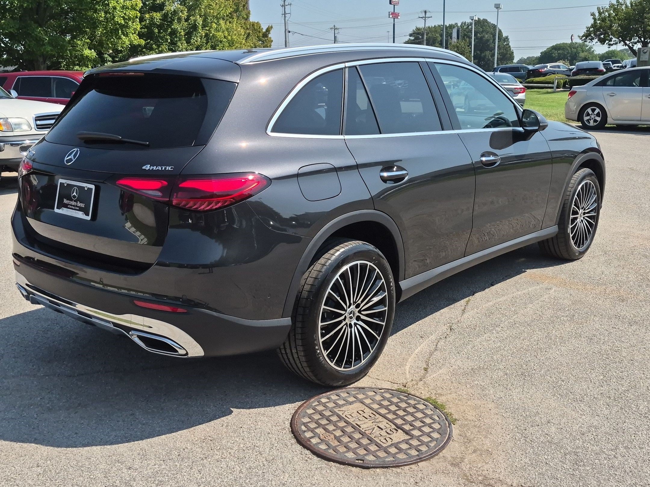 New 2027 Graphite Grey Metallic Mercedes-Benz GLC 300 image 44