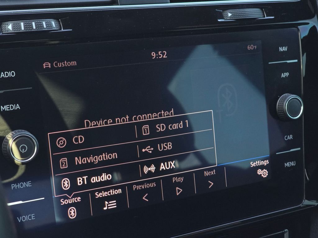 Used 2018  Volkswagen DCC & Navigation 4Motion image 28