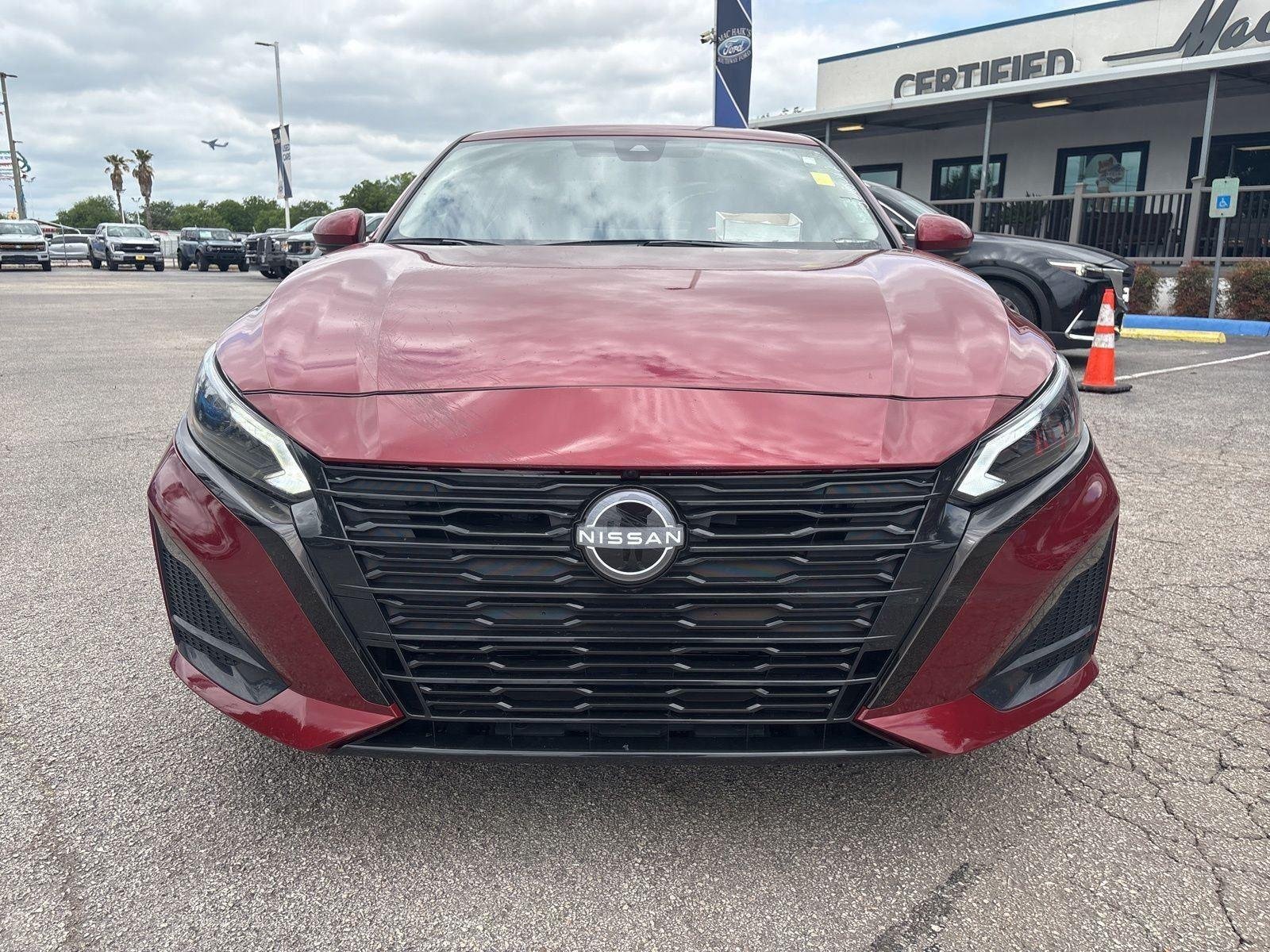 Used 2024 Scarlet Ember Nissan 2.5 SL image 9