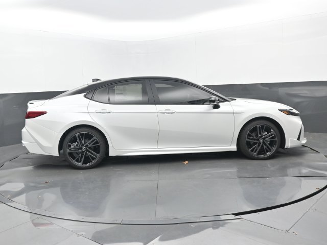 New 2026 Wind Chill Pearl/Black Toyota XSE image 2