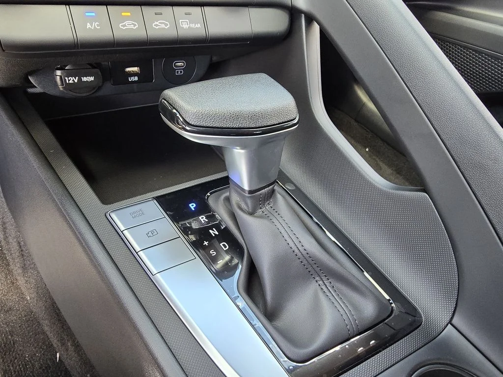 New 2026 White Hyundai SE image 16