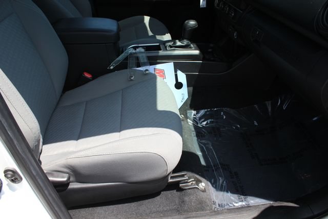 Used 2021 White Toyota SR image 27