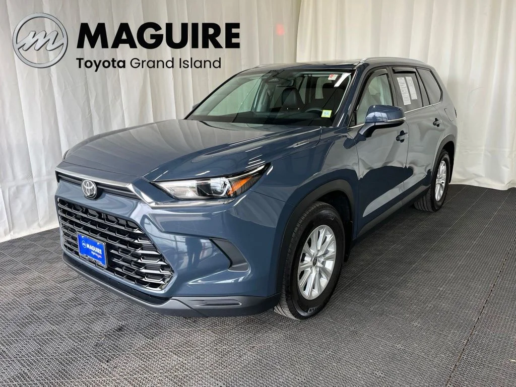 Used 2024 White Toyota XLE image 1