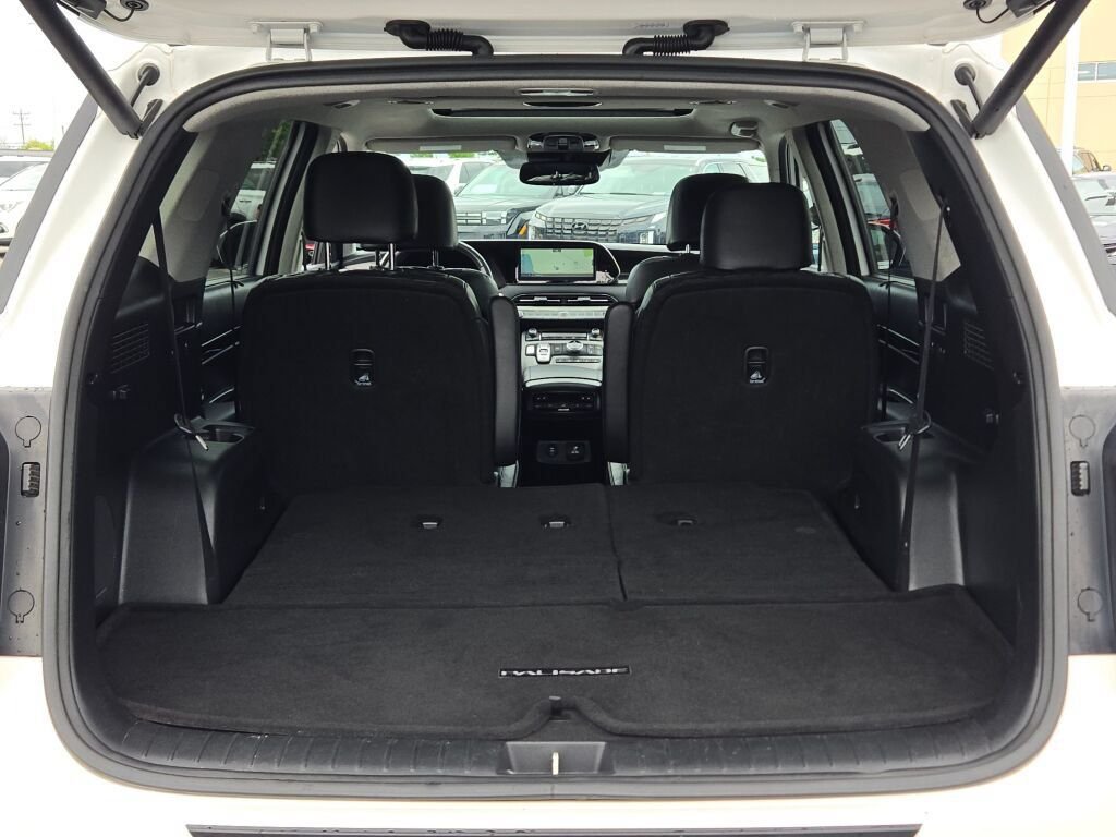 Used 2021 White Hyundai Limited image 17