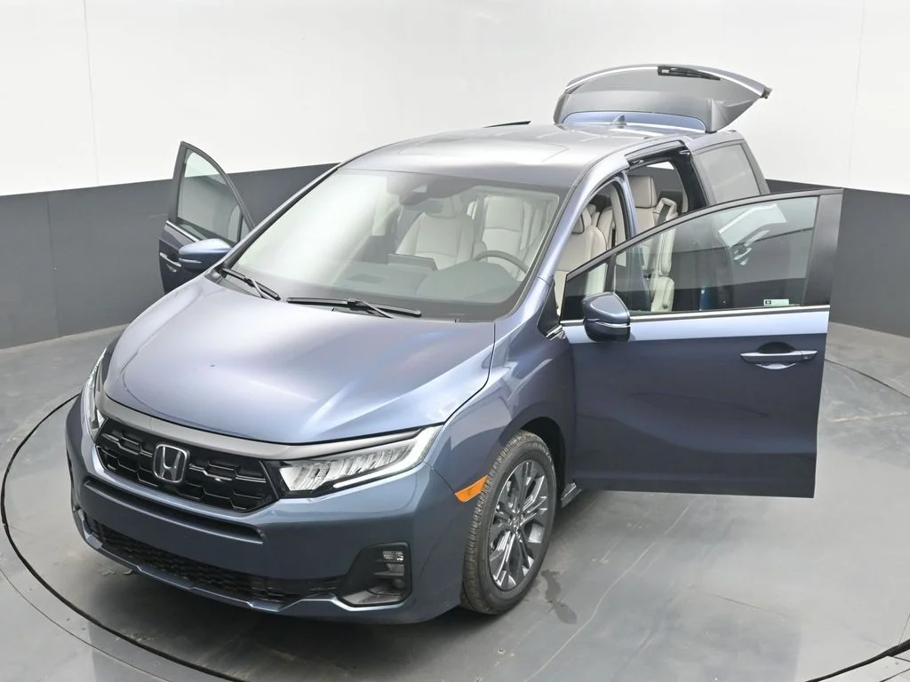 New 2026 Smoke Blue Pearl Honda Touring image 63