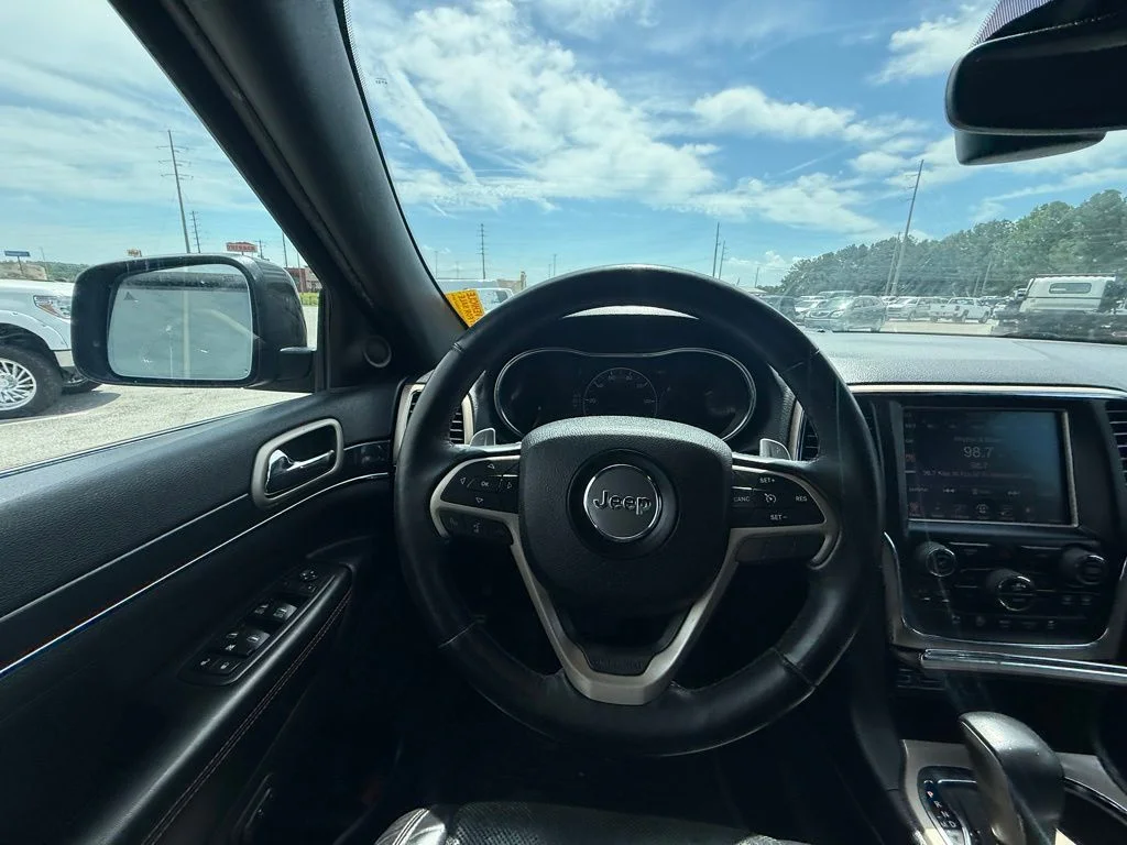 Used 2017 Green Jeep Limited image 7