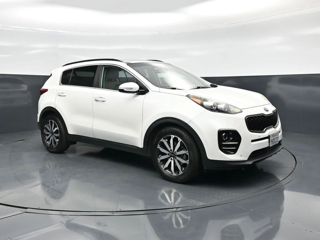 Used 2018 White Kia EX image 26