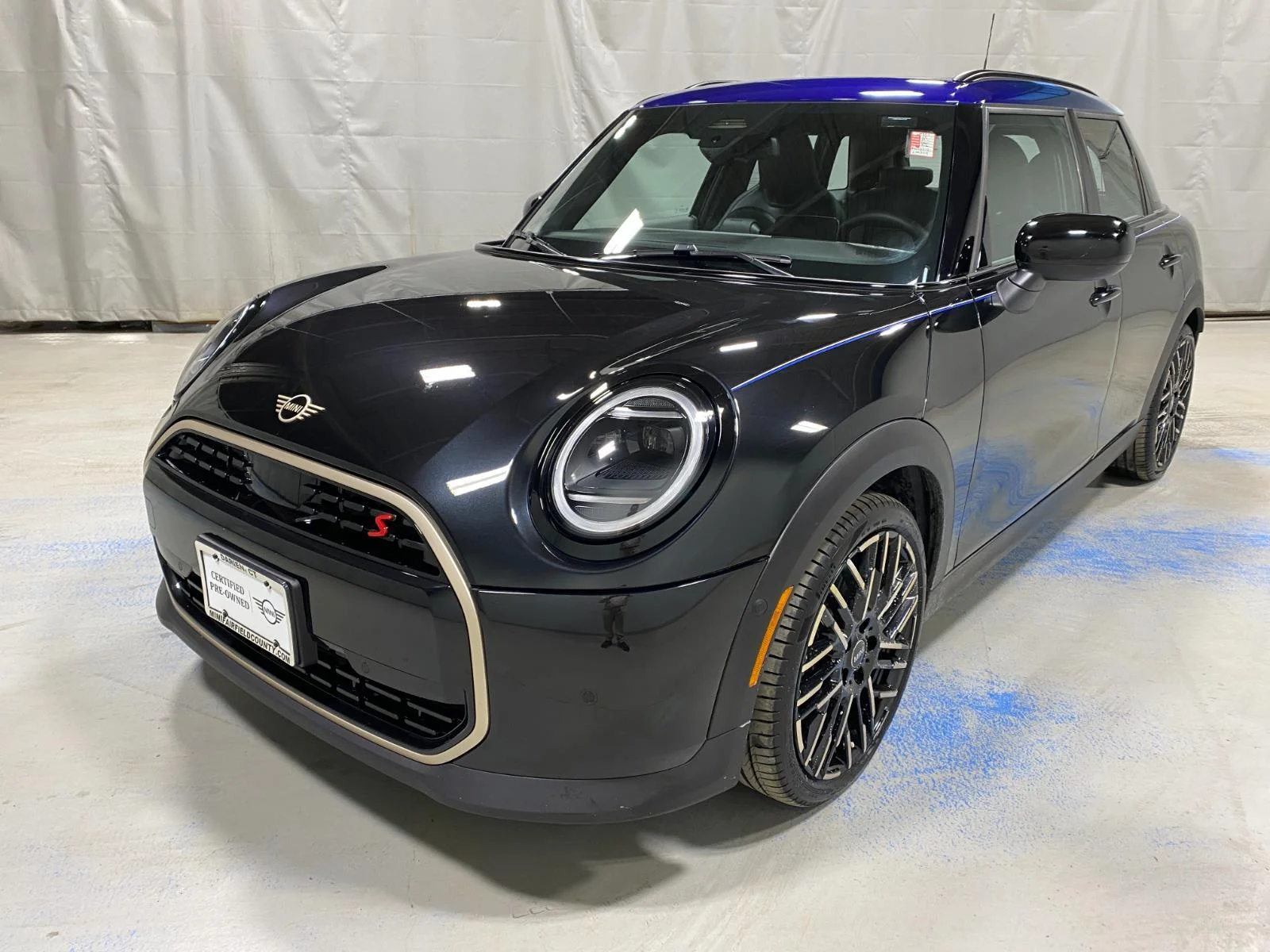2025 MINI Hardtop Cooper S Signature's photo