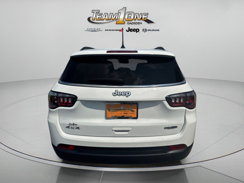 Used 2025 Bright White Clearcoat Jeep Latitude image 8