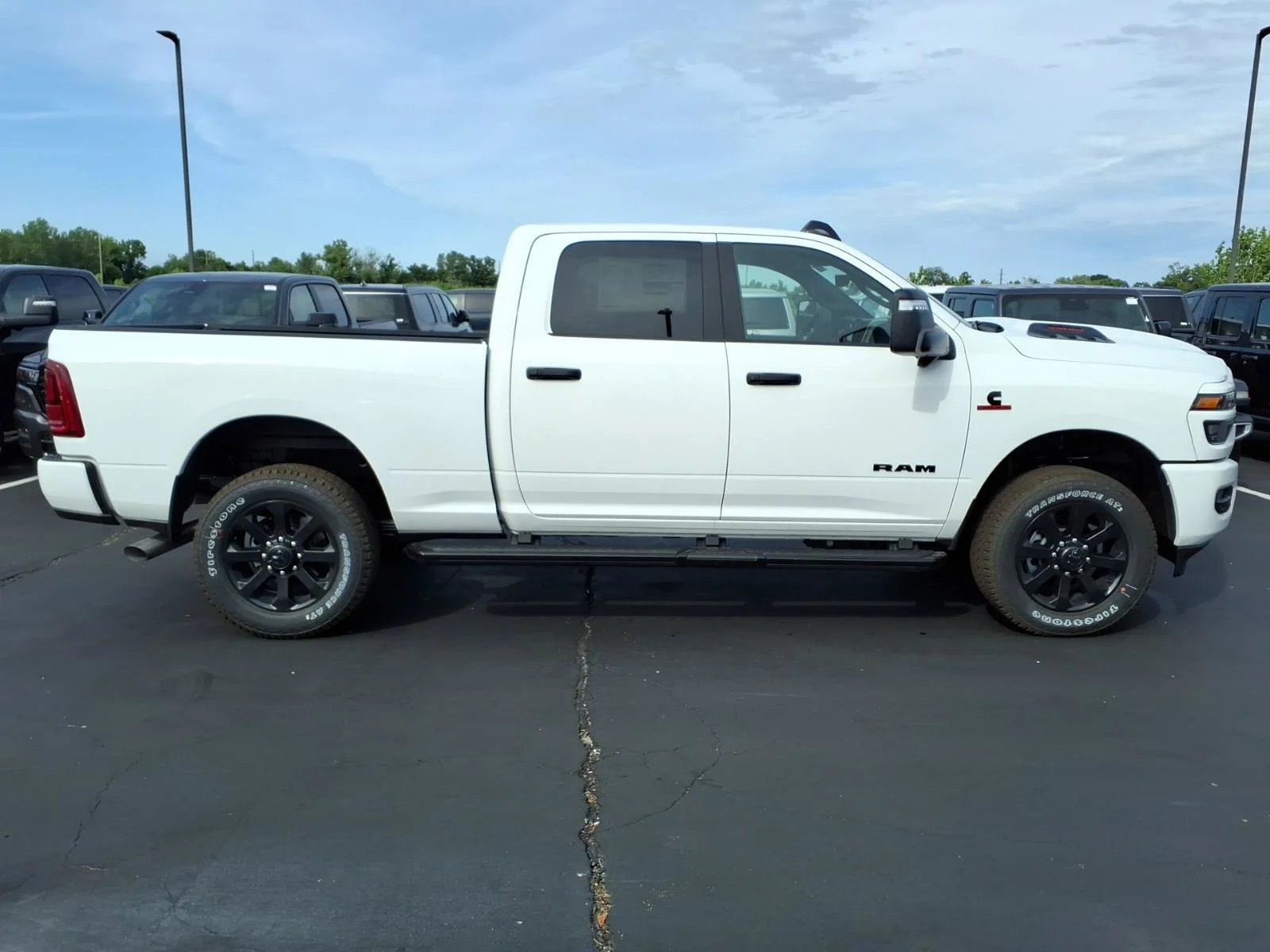New 2026 Bright White Clear-Coat Exterior Paint RAM Big Horn image 16