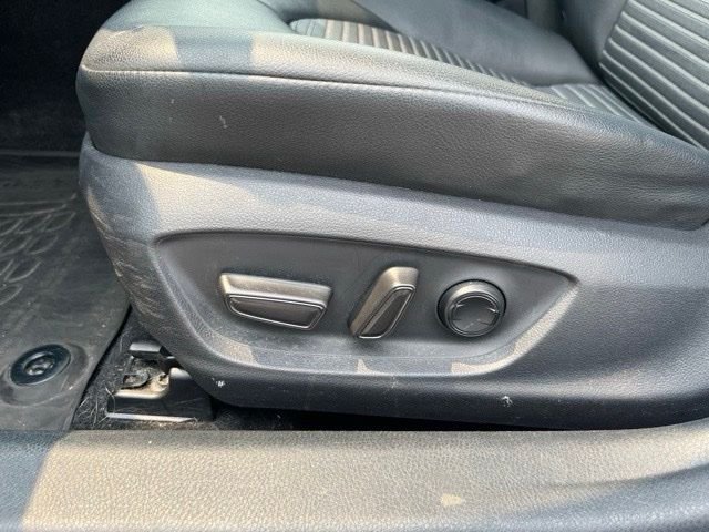 Used 2018 Gray Toyota SE image 6
