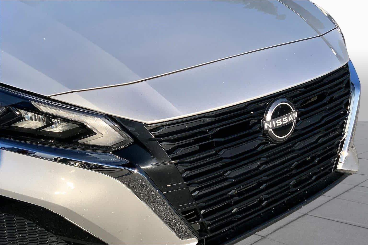 Used 2025 Brilliant Silver Metallic Nissan SV image 27