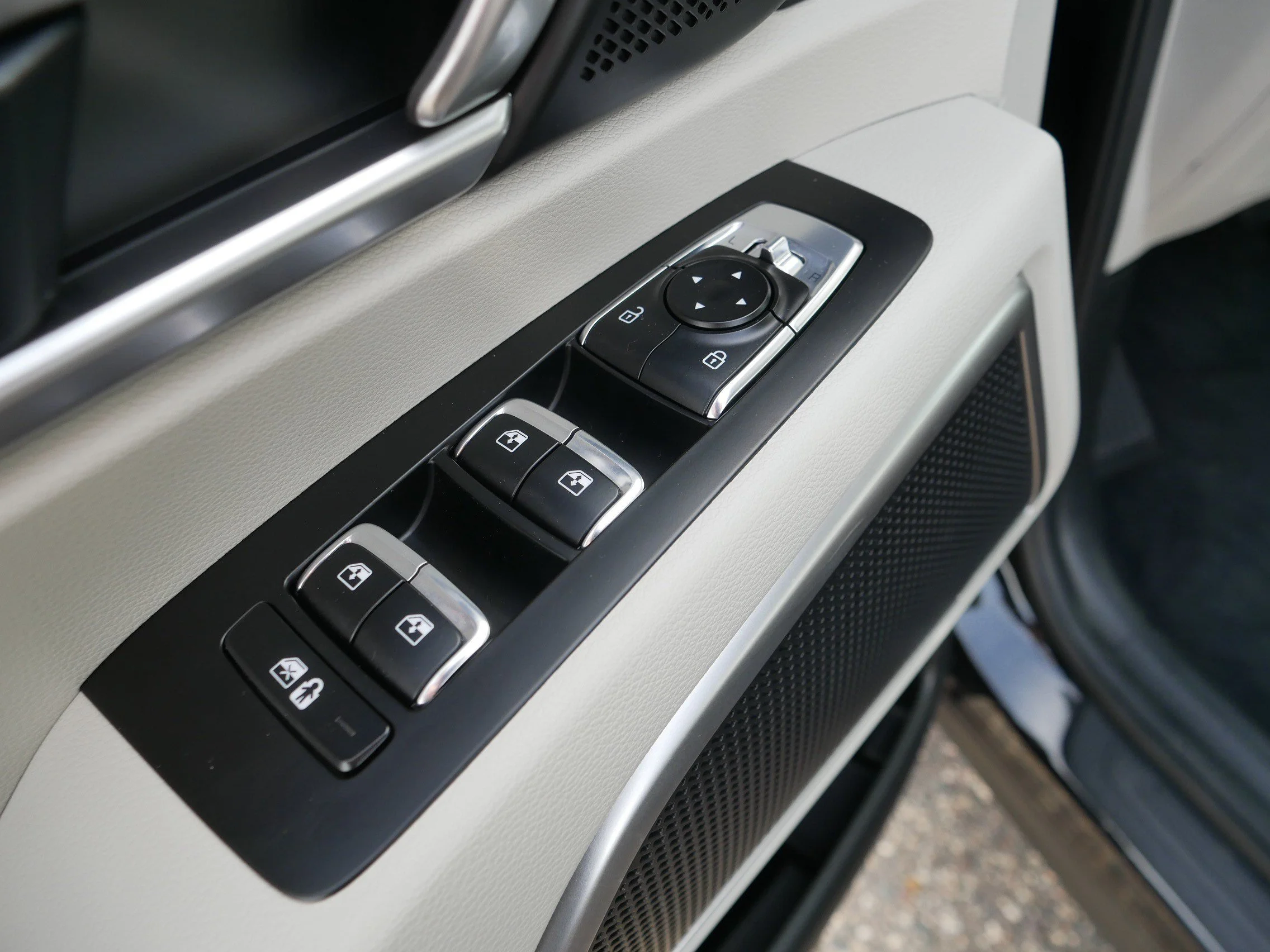 Used 2024 Ebony Black Kia S image 19
