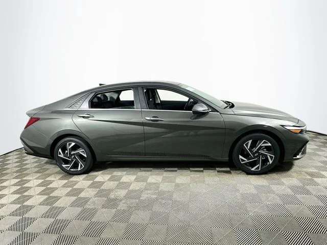 New 2026 Hyundai ELANTRA Limited