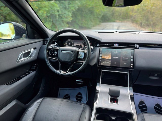 Used 2025 Fuji White Land Rover Dynamic SE image 26