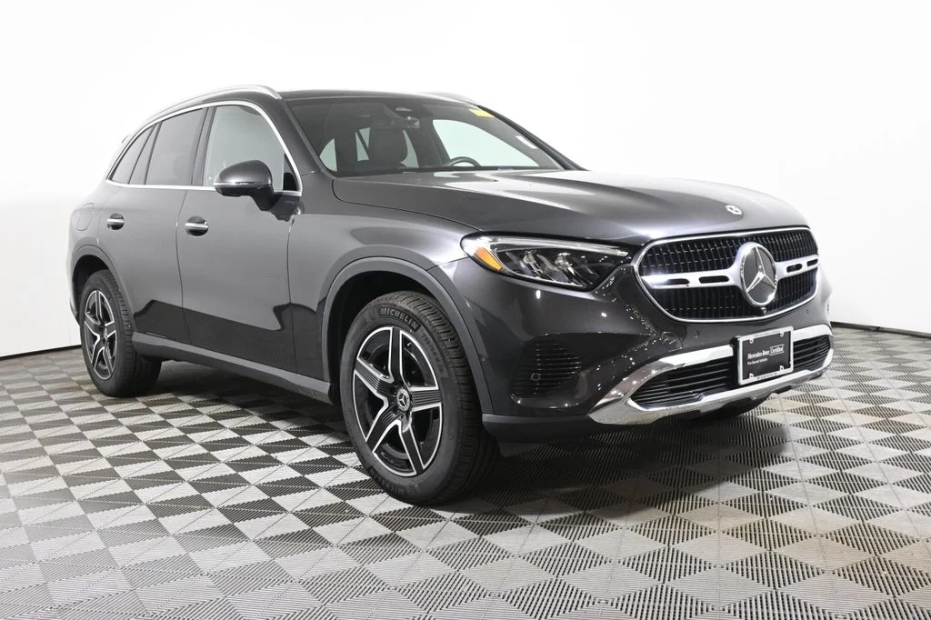Used 2026  Mercedes-Benz GLC 300 image 9
