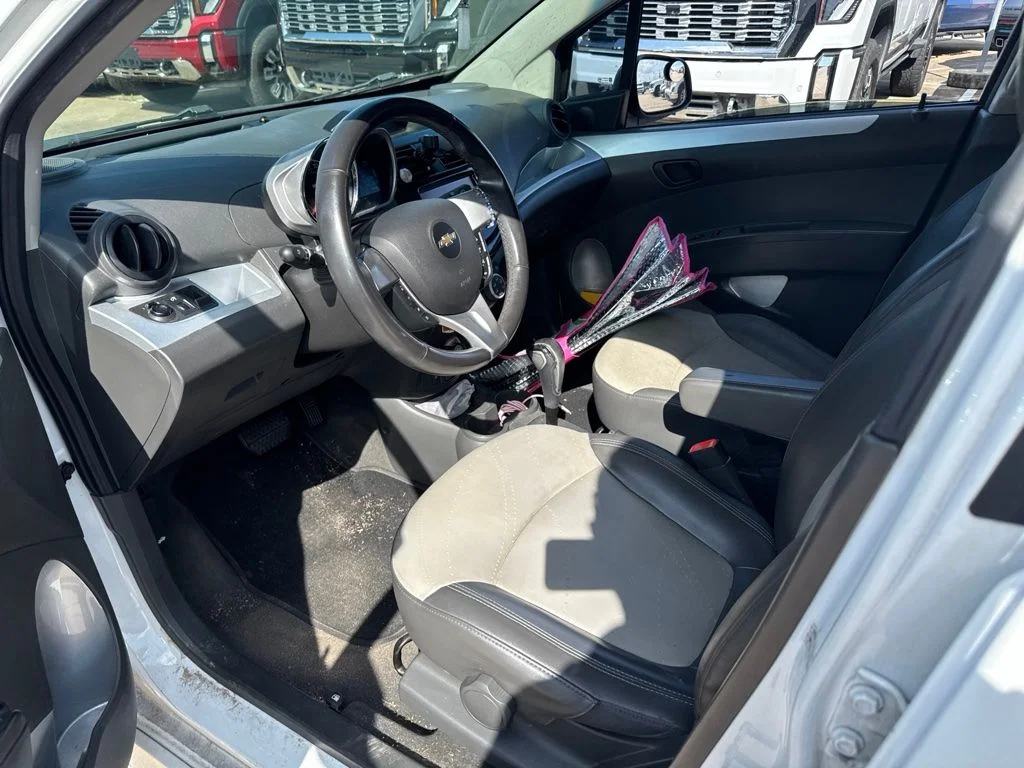 Used 2014 White Chevrolet 2LT image 6