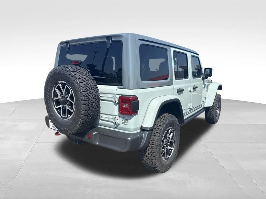 New 2026 Earl Clearcoat Jeep Rubicon image 3