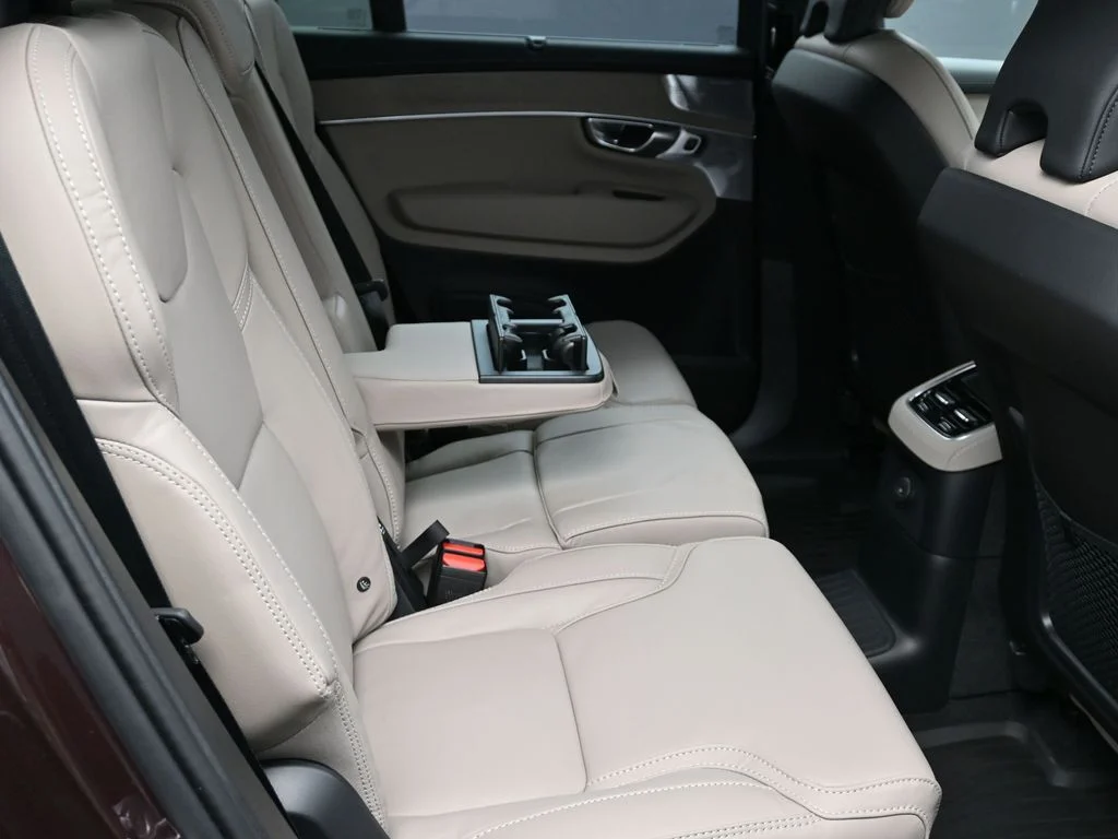 New 2026 Mulberry Red Volvo T8 Ultra image 21