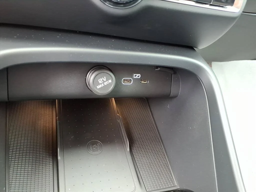 New 2026 Onyx Black Volvo Plus image 20