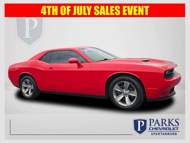 2017 Dodge Challenger SXT's photo