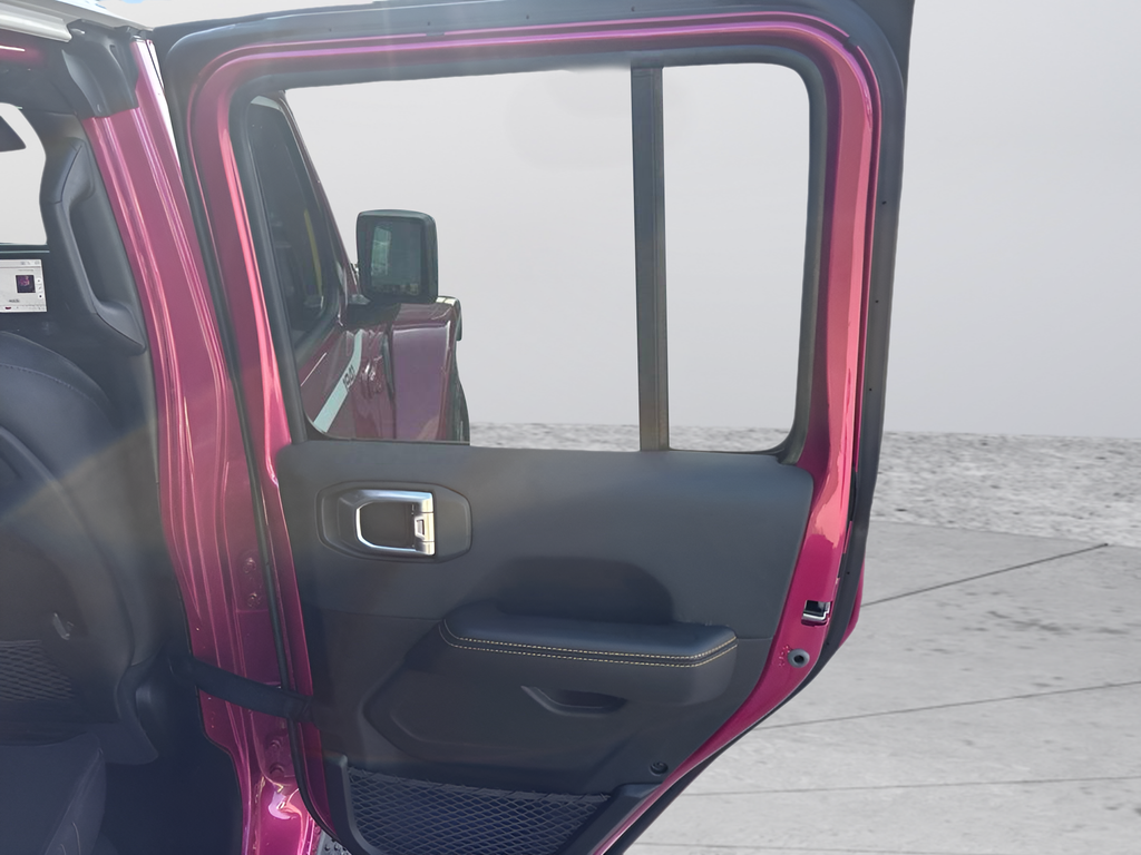 New 2026 Tuscadero Pearl-Coat Exterior Paint Jeep Sahara image 39