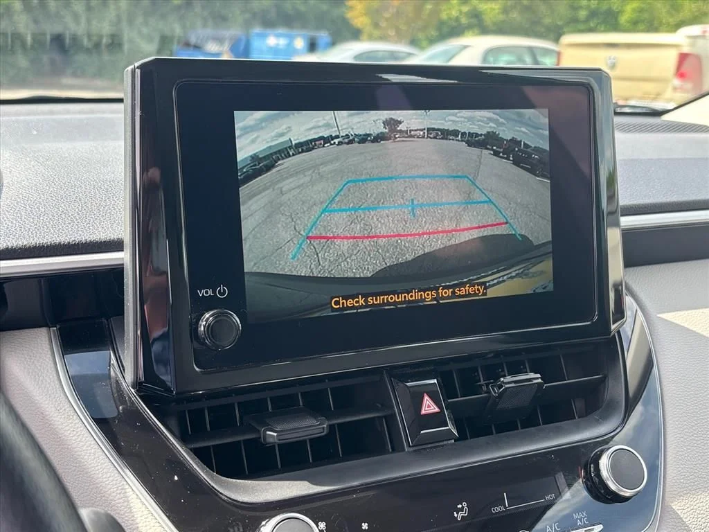 Used 2024  Toyota L image 5