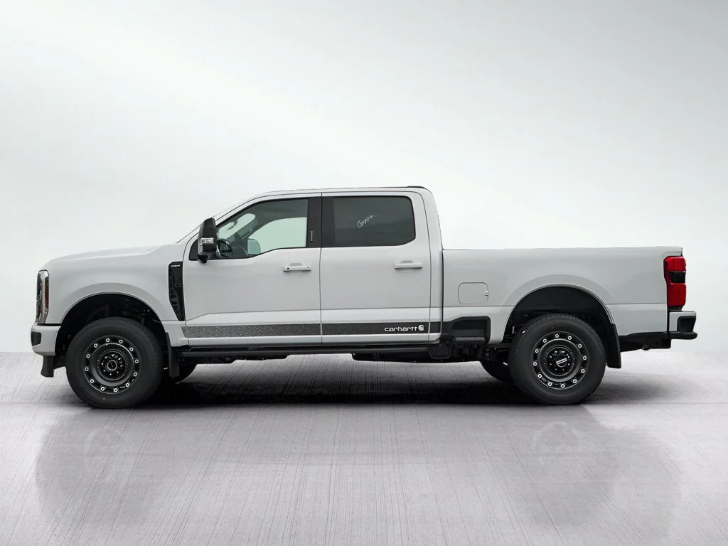 New 2027 Oxford White Ford F-350® XLT image 3