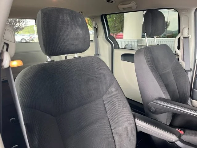 Used 2019 White Knuckle Clearcoat Dodge SE image 55