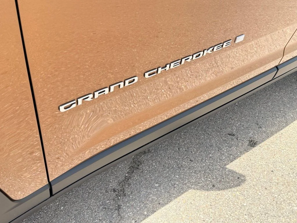 New 2026 Copper Shino Metallic Clear-Coat Exterior Paint Jeep Limited image 28