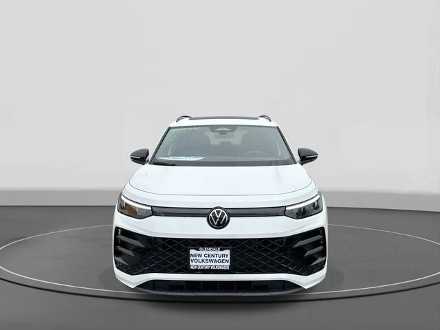 2026 Volkswagen Tiguan photo 2