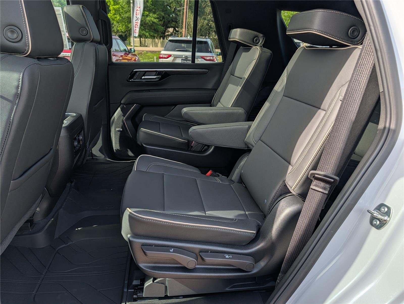 New 2026 Polar White Tricoat Chevrolet Premier image 33