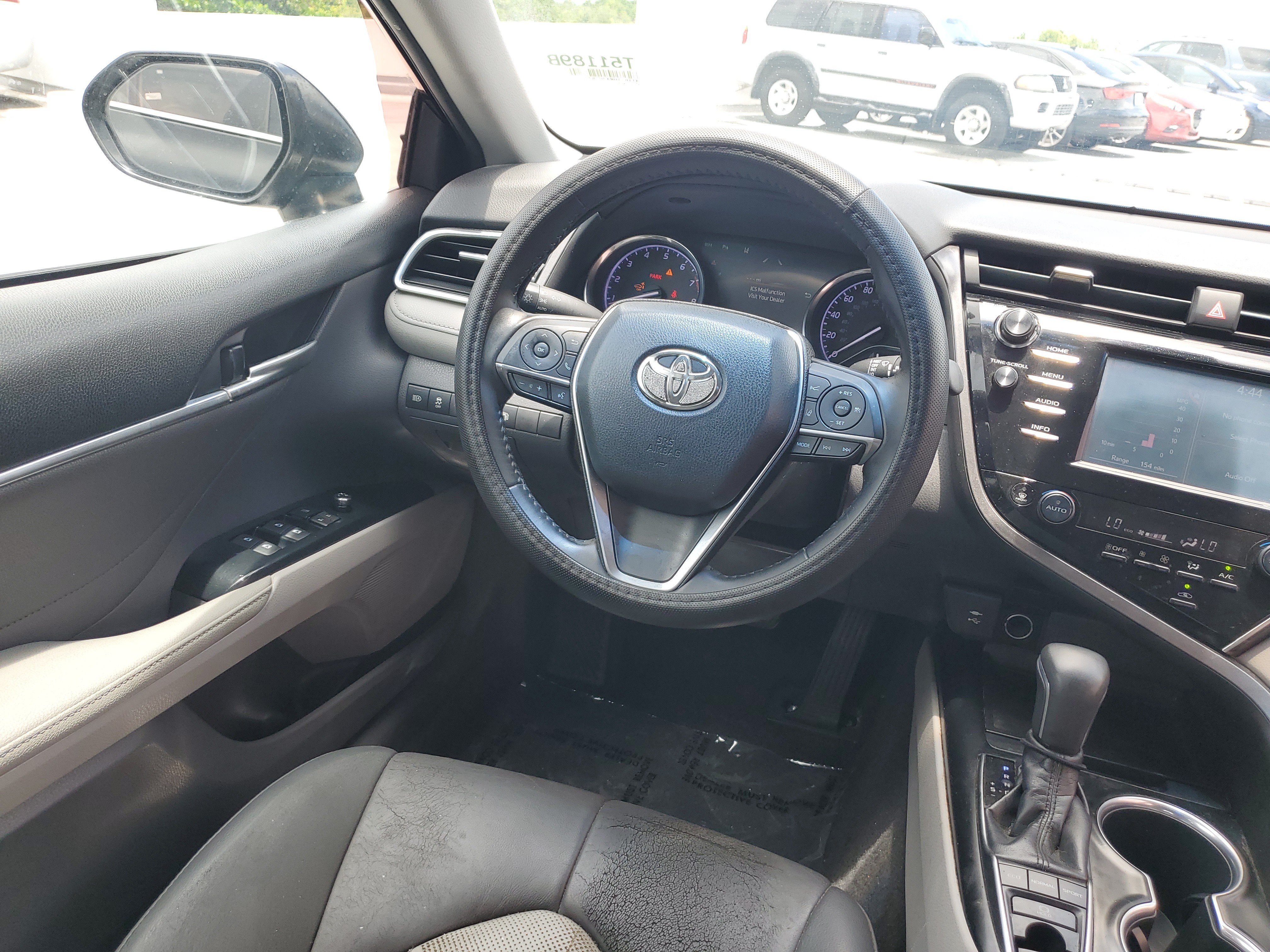 Used 2018 Midnight Black Metallic Toyota XLE image 15